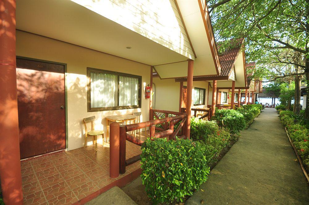 Rimlay Resor 2*